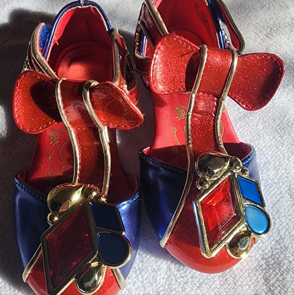 Disney Snow white shoes